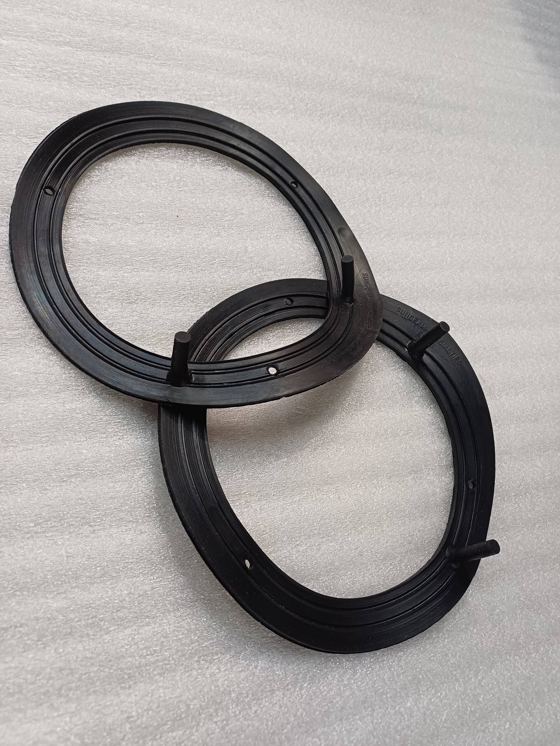 Joints caoutchouc phare / aile (paire)